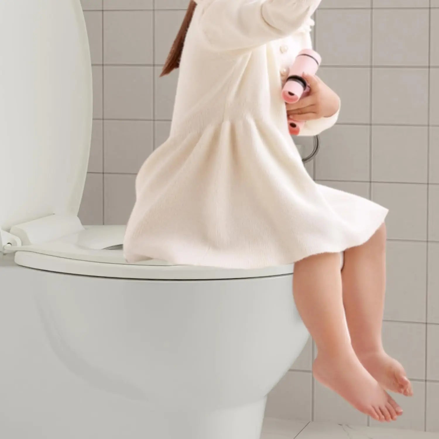 17" Toilet Seat Round with Toddler Seat Built in,2in1 Soft Close Toilet Seat for Toddlers & Adults Easy Install Clean Biscuit